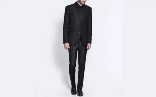 Zara 黑色基本款西装夹克