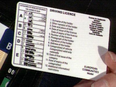 130116104657_driving_licence_512x288_bbc_nocredit.jpg