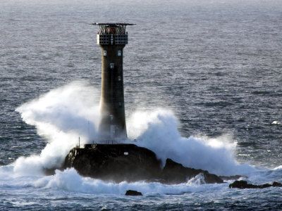 david-clapp-longships-lighthouse-in-huge-swells-at-lands-end-uk.jpg